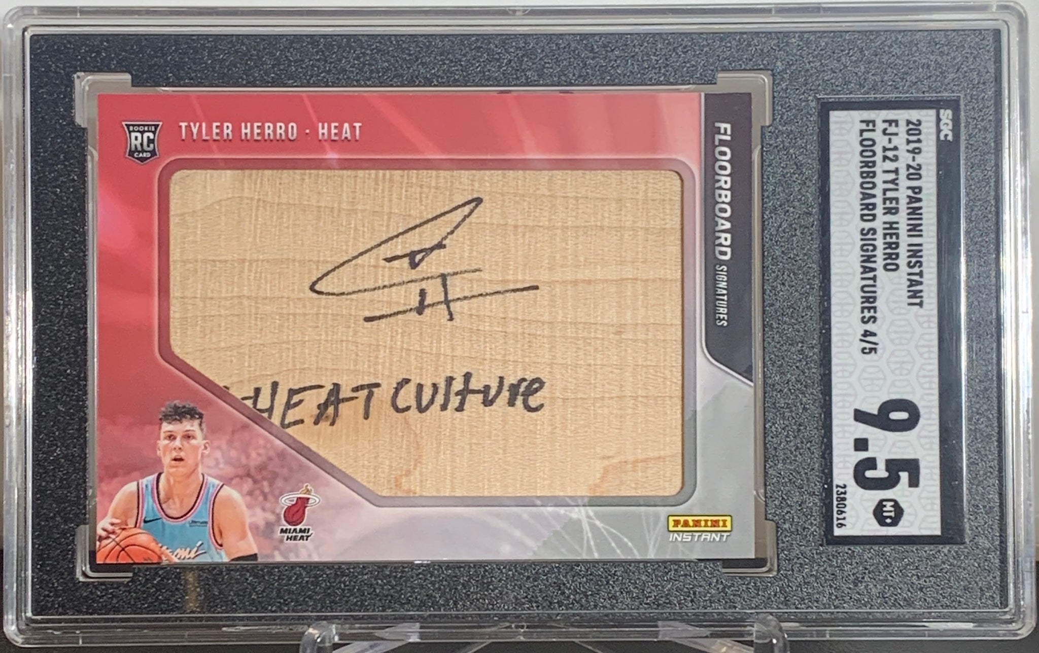 Autographs – 365Collectibles